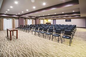 La Quinta Inn & Suites by Wyndham Russellville