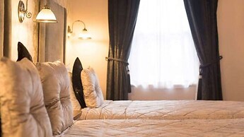 Castle Arch Hotel
