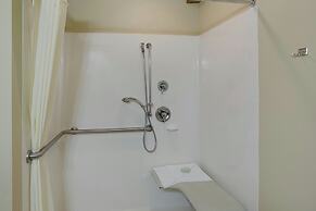 Cobblestone Inn & Suites - Brillion