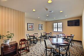 Cobblestone Inn & Suites - Brillion