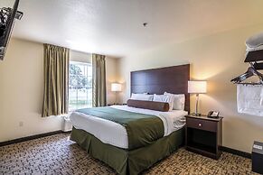 Cobblestone Inn & Suites - Brillion