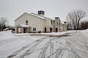 Cobblestone Inn & Suites - Brillion