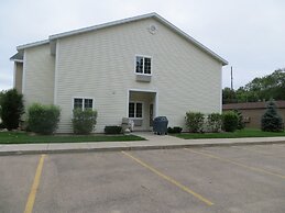 Cobblestone Inn & Suites - Brillion