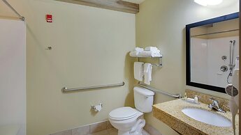 Cobblestone Inn & Suites - Brillion