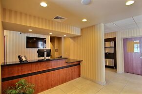 Cobblestone Inn & Suites - Brillion
