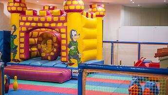 Alexander Beach hotel & Spa