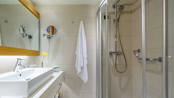 Alexander Beach hotel & Spa