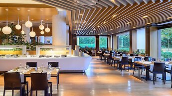 Alexander Beach hotel & Spa