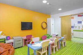 Royal Sunset Beach Club