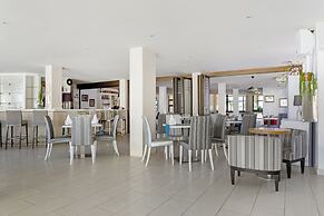 Royal Sunset Beach Club