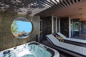 Makanda by the Sea