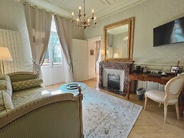 Chateau de Challanges