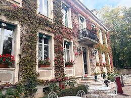 Chateau de Challanges