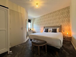 Chateau de Challanges