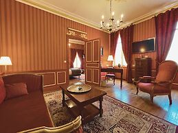 Chateau de Challanges