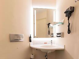 ibis Singapore On Bencoolen