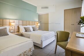 Ionian Plaza Hotel