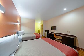 Motel 6 Rhome, TX