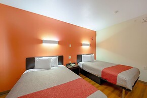 Motel 6 Rhome, TX