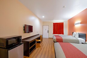 Motel 6 Rhome, TX