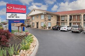 Econo Lodge Sevierville-Pigeon Forge on the River