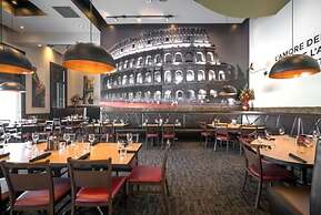 Acclaim Hotel By CLIQUE