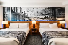 Acclaim Hotel By CLIQUE