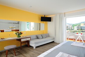 Atrium Ambiance Hotel