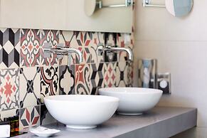 Atrium Ambiance Hotel