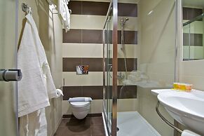 Atrium Ambiance Hotel