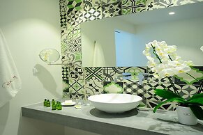 Atrium Ambiance Hotel