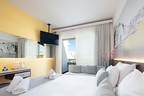 Atrium Ambiance Hotel