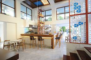 Atrium Ambiance Hotel