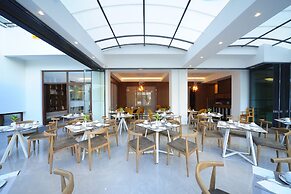 Atrium Ambiance Hotel