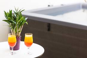 Atrium Ambiance Hotel