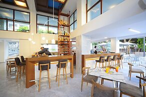 Atrium Ambiance Hotel