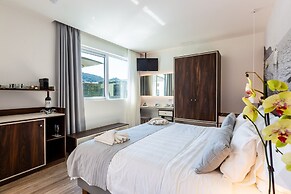 Atrium Ambiance Hotel