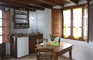 Anna Traditional Apartments