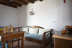 Anna Traditional Apartments