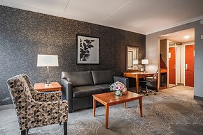 Monte Carlo Inn Barrie Suites