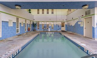 Monte Carlo Inn Barrie Suites