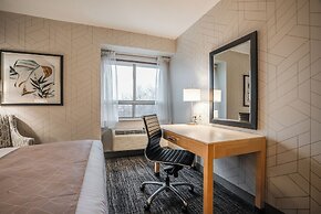 Monte Carlo Inn Barrie Suites