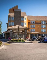 Monte Carlo Inn Barrie Suites