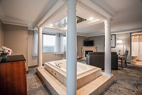 Monte Carlo Inn Barrie Suites