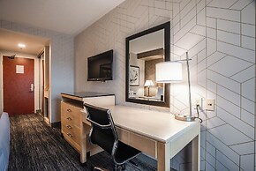 Monte Carlo Inn Barrie Suites