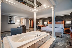 Monte Carlo Inn Barrie Suites