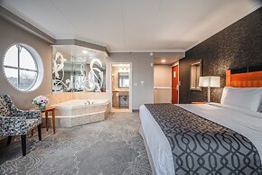 Monte Carlo Inn Barrie Suites