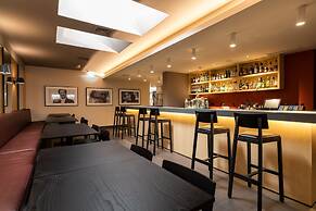 Hotel Girassol - Suite Hotel