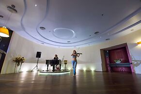 Olympic Palace Resort Hotel & Convention Center