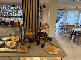 Best Western Plus Larco Hotel